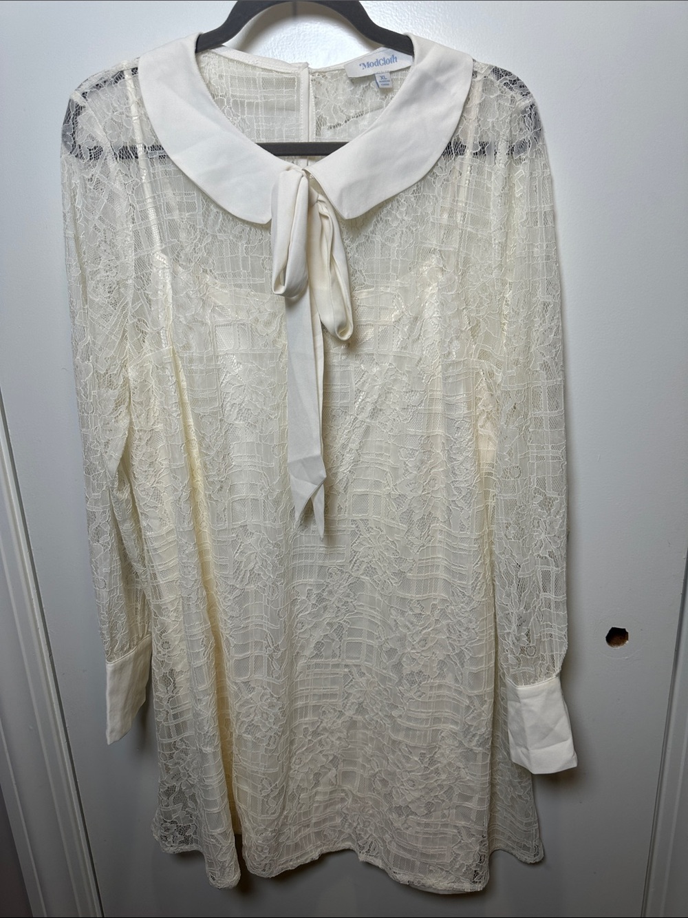 Modcloth Ivory Lace Tie-Neck Blouse dress (101)